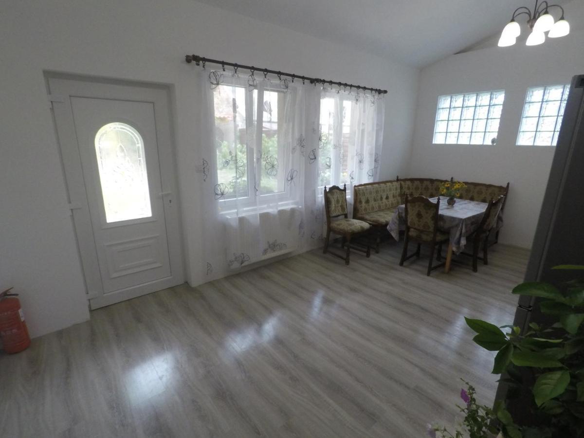Apartamento Balcsi1 Balatonfůzfő Exterior foto